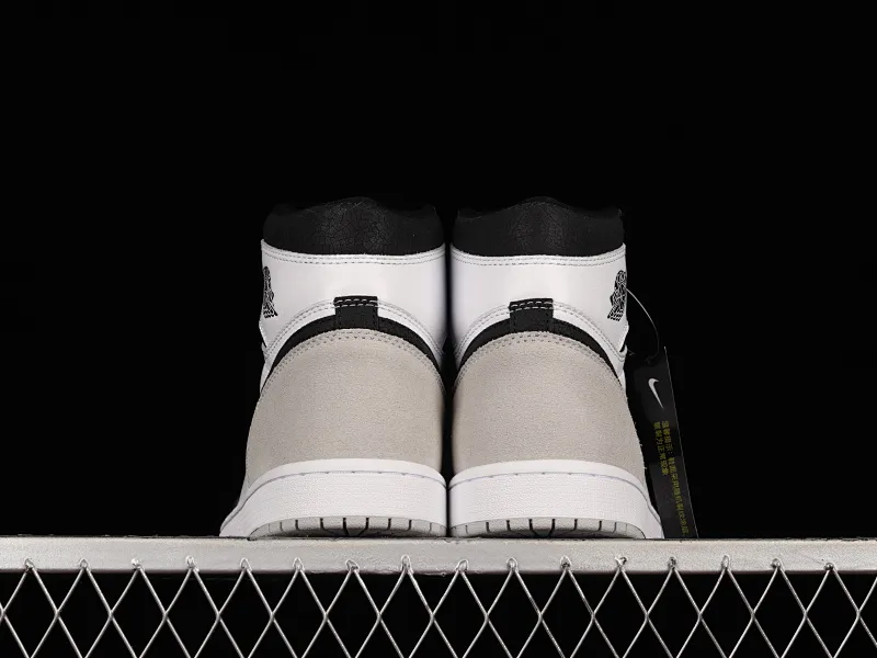 All categories Air Jordan Jordan series basketball shoes Air Jordan 1 High foreign trade version Air Jordan 1 High OG "Stage Haze" AJ1 Joe 1 black and gray toe 555088-108